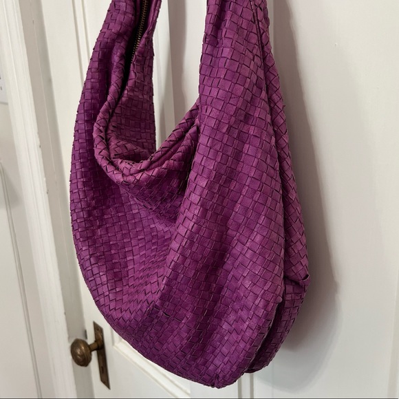 Purple woven leather hobo shoulder bag Elliott Lucca eggplant BV Intrecciato - Picture 5 of 12